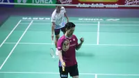 Anthony Sinisuka Ginting tersingkir di babak 32 besar Indonesia Open 2024 setelah kalah dalam pertarungan tiga gim dari Kenta Nishimoto. (Bola.com/M. Iqbal Ichsan)