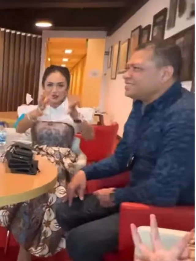 Amora Lemos, putri Krisdayanti kini bergabung dengan label musik terkenal (Foto: Instagram @amora_lemos05 @krisdayantilemos)