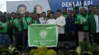 Belasan pengemudi ojek online mendukung kemenangan Ishak-Yudha dalam Pilkada Sumsel 2018 (Liputan6.com / Nefri Inge)