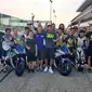 Valentino Rossi bersama kelima pembalap Asia yang menjadi peserta Master Camp di VR46 Academy. (Facebook)