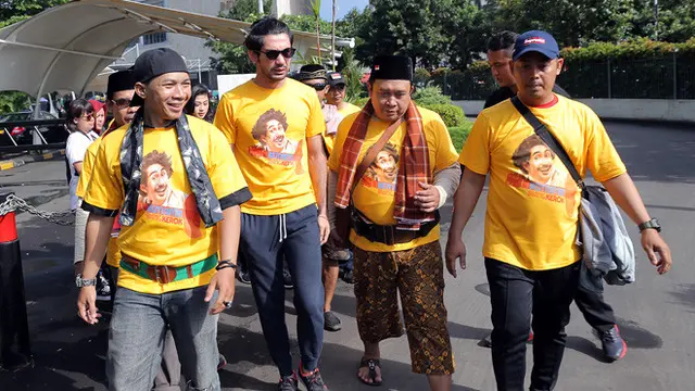 [Bintang] Diangkat Jadi Keluarga Benyamin Sueb, Reza Rahadia Diarak 50 Ondel-ondel