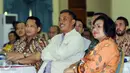 Ketua DPRD DKI Jakarta Prasetyo Edi Marsudi (kedua kanan) hadir dalam rakor dengan pengusaha hotel dan tempat hiburan se Jakarta dan Kepala BNN, Komjen Pol Budi Waseso di Halim Perdanakusuma, Jumat (18/12/2015). (Liputan6.com/Helmi Fithriansyah)