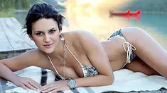 Leryn Franco selain sebagai atlet lempar lembing, wanita kelahiran Paraguay ini lebih dikenal sebagai seorang model seksi. (www.trendingtoplists.com)