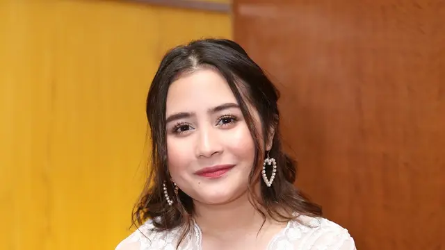 [Bintang] Prilly Latuconsina
