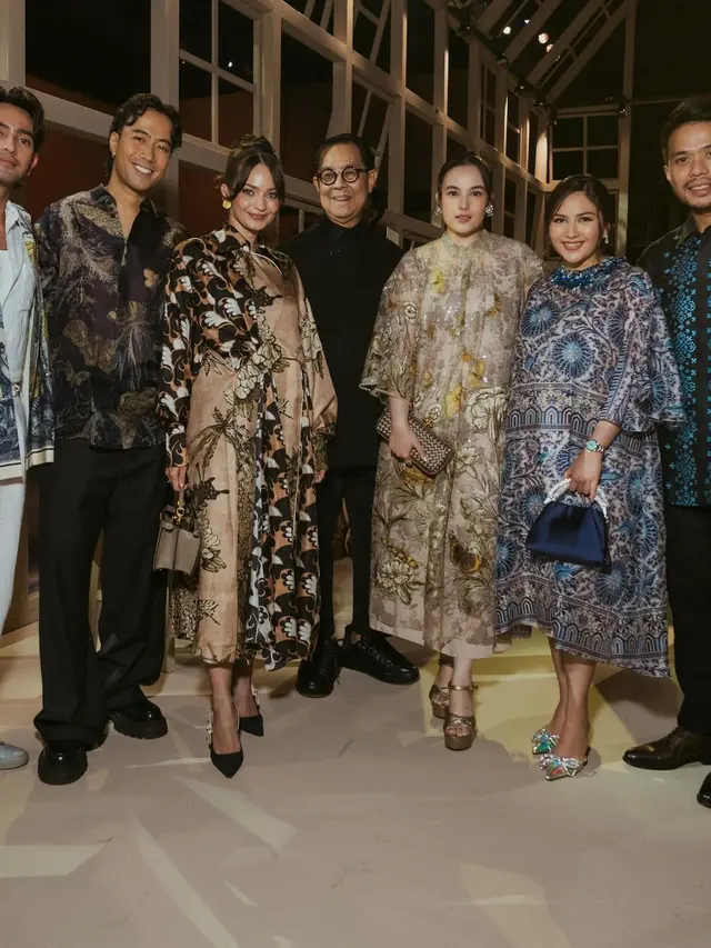 6 Potret Tampilan Jessica Mila Hadiri Event Perdana Usai Melahirkan, Bergaya Elegan Serasi dengan Suami