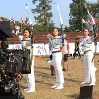 Proses syuting film '3 Srikandi' di kawasan Buperta, Cibubur, Jakarta Timur, 24/7/2015. 3 pemeran utama Tara Basro, Chelsea Islan, dan Bunga Citra Lestari sebagai 3 atlet panahan Indonesia. (Galih W. Satria/Bintang.com)