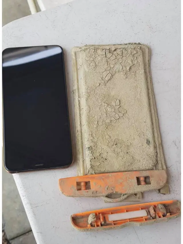 jatuh ke danau selama setahun, iphone ini masih menyala