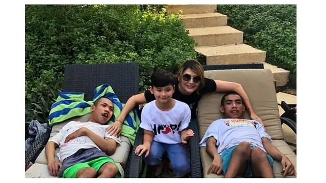 7 Potret Kebersamaan Tamara Bleszynski dan Kenzou, Sedih Sang Ibu Dibully