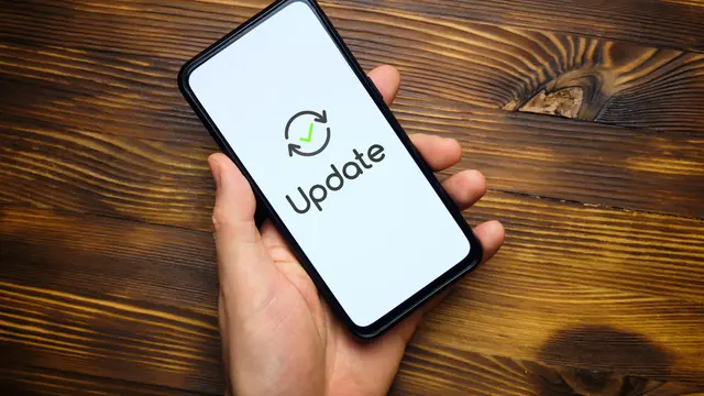 Ilustrasi update smartphone.