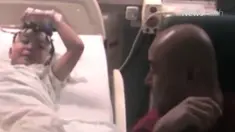 Justin Cho adalah bocah berumur 9 tahun yang banyak tertawa. Anehnya Tertawa berlebihan terjadi ketika Justin merasa kelelahan.