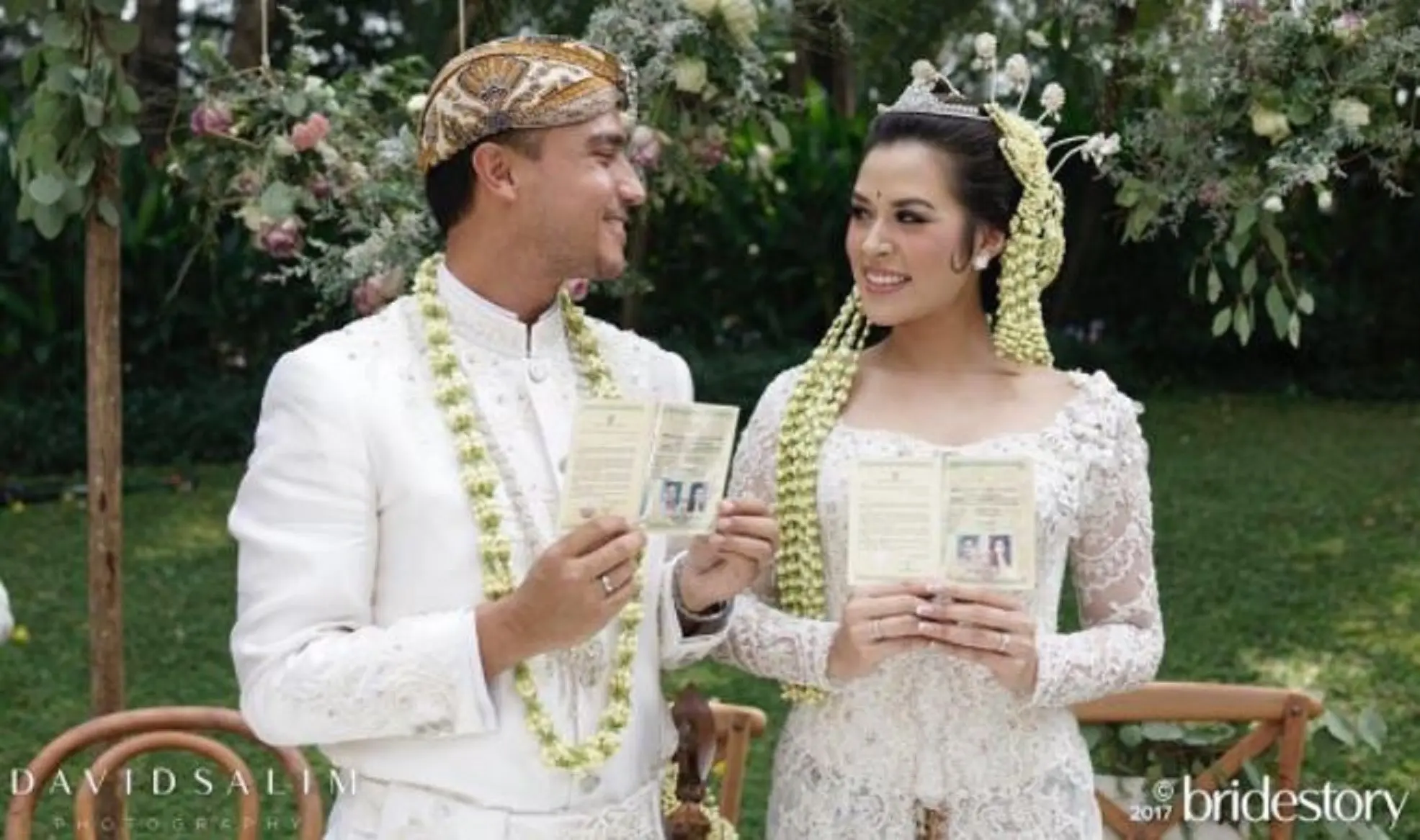 Raisa dan Hamish Daud saat akad nikah (Instagram/@thebridestory)