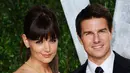Tom Cruise menikah dengan Katie Holmes pada tahun 2006 silam. Kisah cinta mereka bersemi karena Katie Holmes penggemar berat Tom Cruise. Namun sayang, pernikahan mereka harus kandas di tahun 2012 lalu. (AFP/Bintang.com)