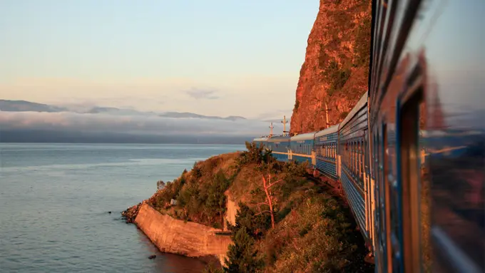 5 Kereta Api dengan Pemandangan Paling Fantastis di Bumi