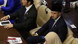 Primus Yustisio saat menghadiri pelantikan anggota DPR, MPR, dan DPD di Kompleks Parlemen, Jakarta, Selasa (1/10/2019). Primus dilantik menjadi anggota DPR RI periode 2019-2024 setelah berhasil mengumpulkan 86,983 suara. (Liputan6.com/JohanTallo)