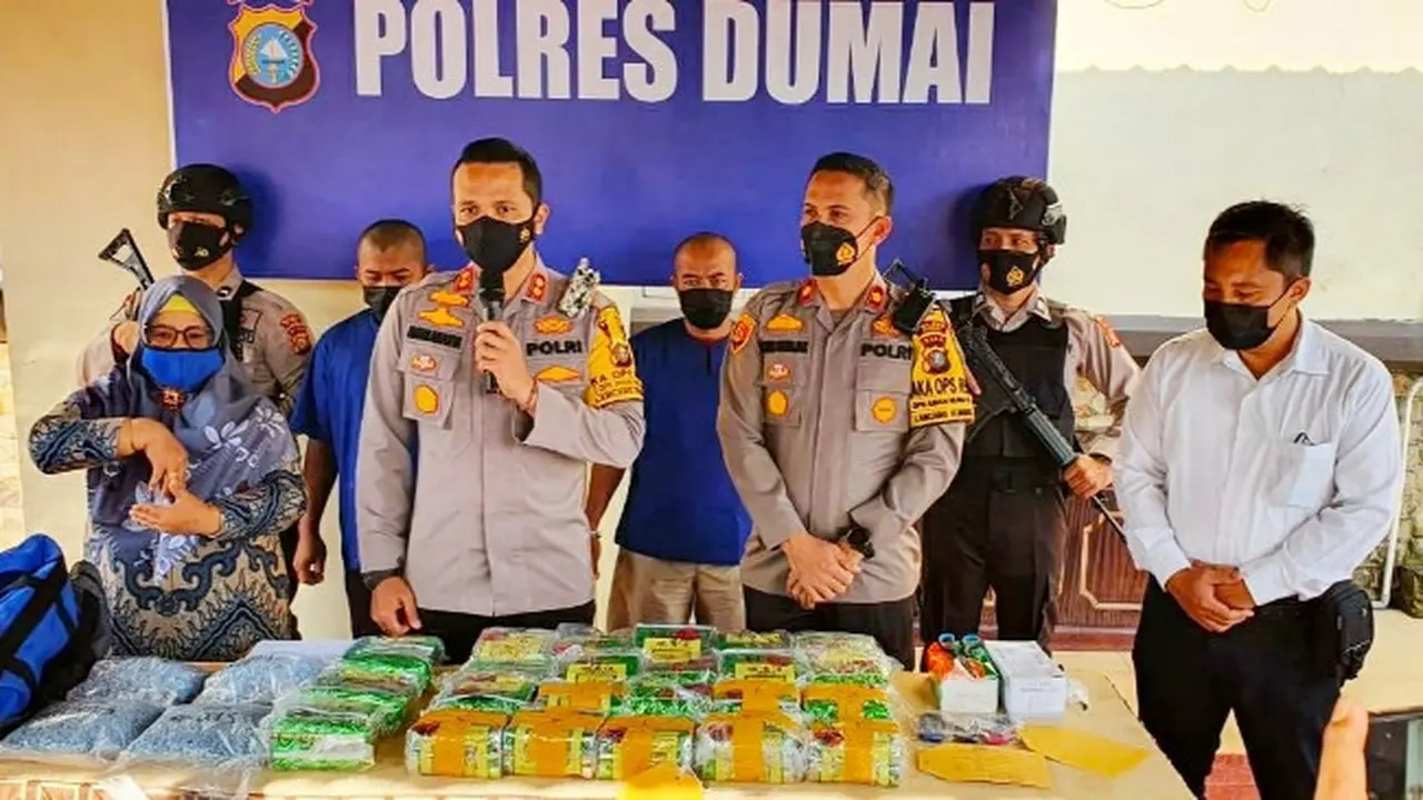 Polres Dumai dalam konperensi pers pengungkapan narkoba yang dikendalikan narapidana.