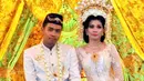 Kisah cinta Muhammad Hamzah alias Bjah dengan Nina Husnah berawal dari sebuah hotel mewah di kawasan Jenderal Sudirman, Jakarta pada tahun 2000 silam. Meski hubungannya sempat terhenti, Nina akhirnya resmi dinikahi Bjah. (dok. Pribadi)