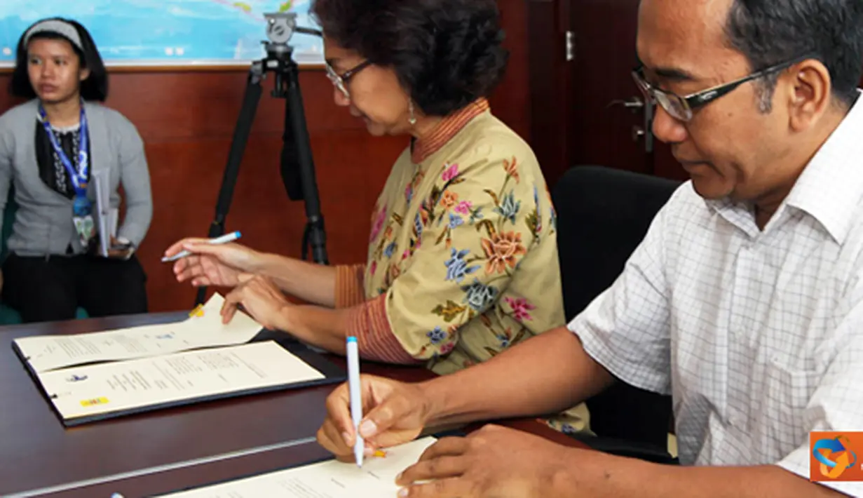 Citizen6, Jakarta: PLN ingin membangun sistem yang baik dan bisa menangkal praktek korupsi, PLN
bisa menjadi BUMN yang pertama menjalin kerjasama dengan TII. (Pengirim: Agus Trimukti)