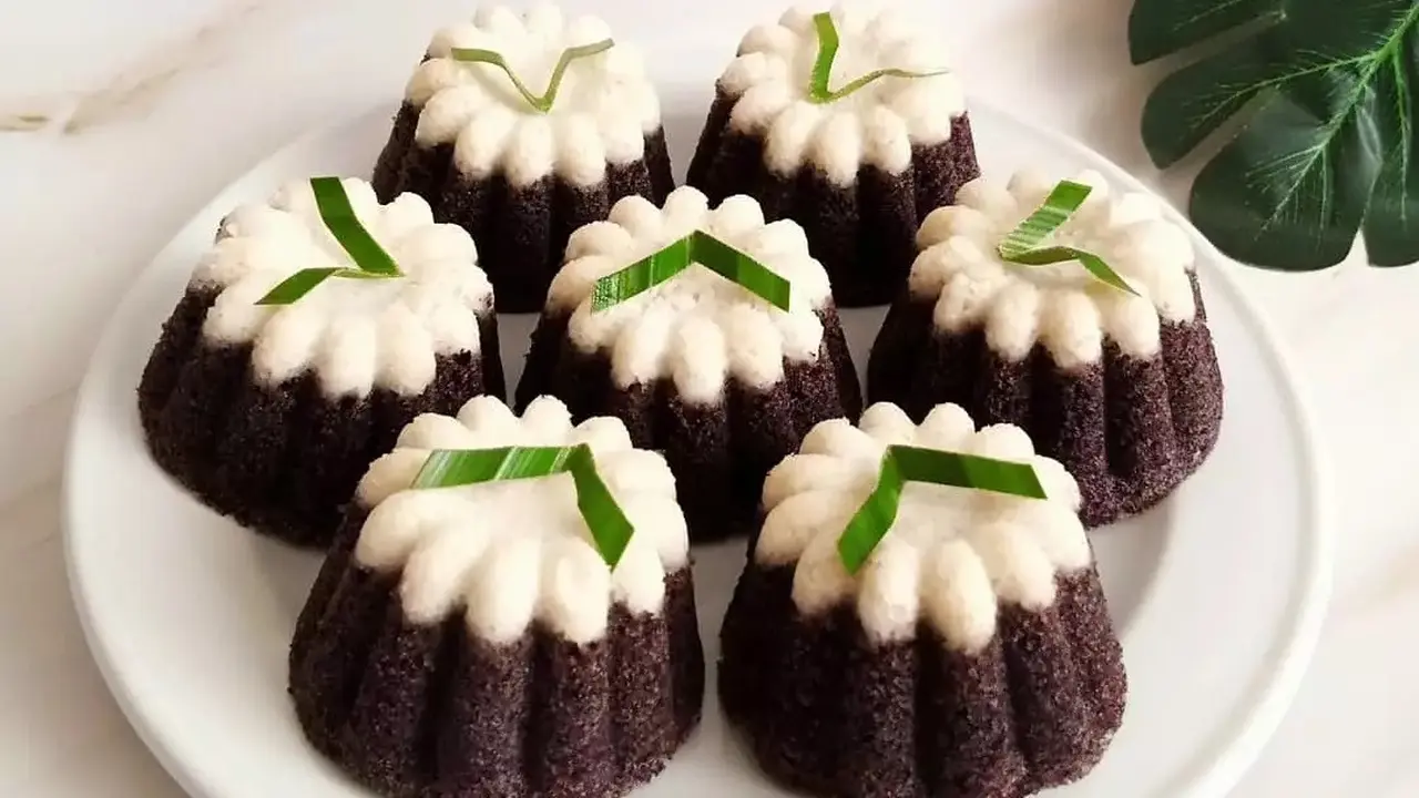 Resep kue putu ayu ketan hitam untuk meriahkan HUT ke-78 RI. (dok. Cookpad  @ikha_thea1)