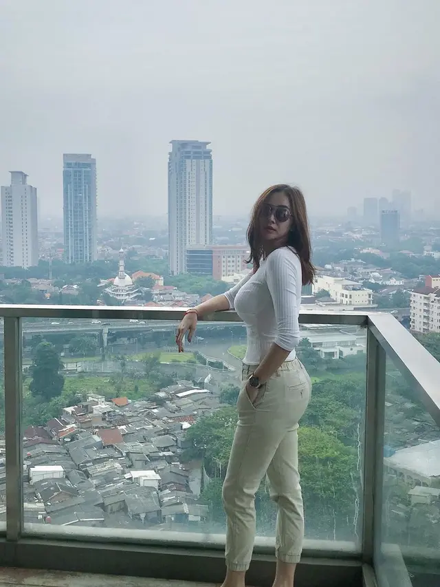 [Bintang] Aura Kasih