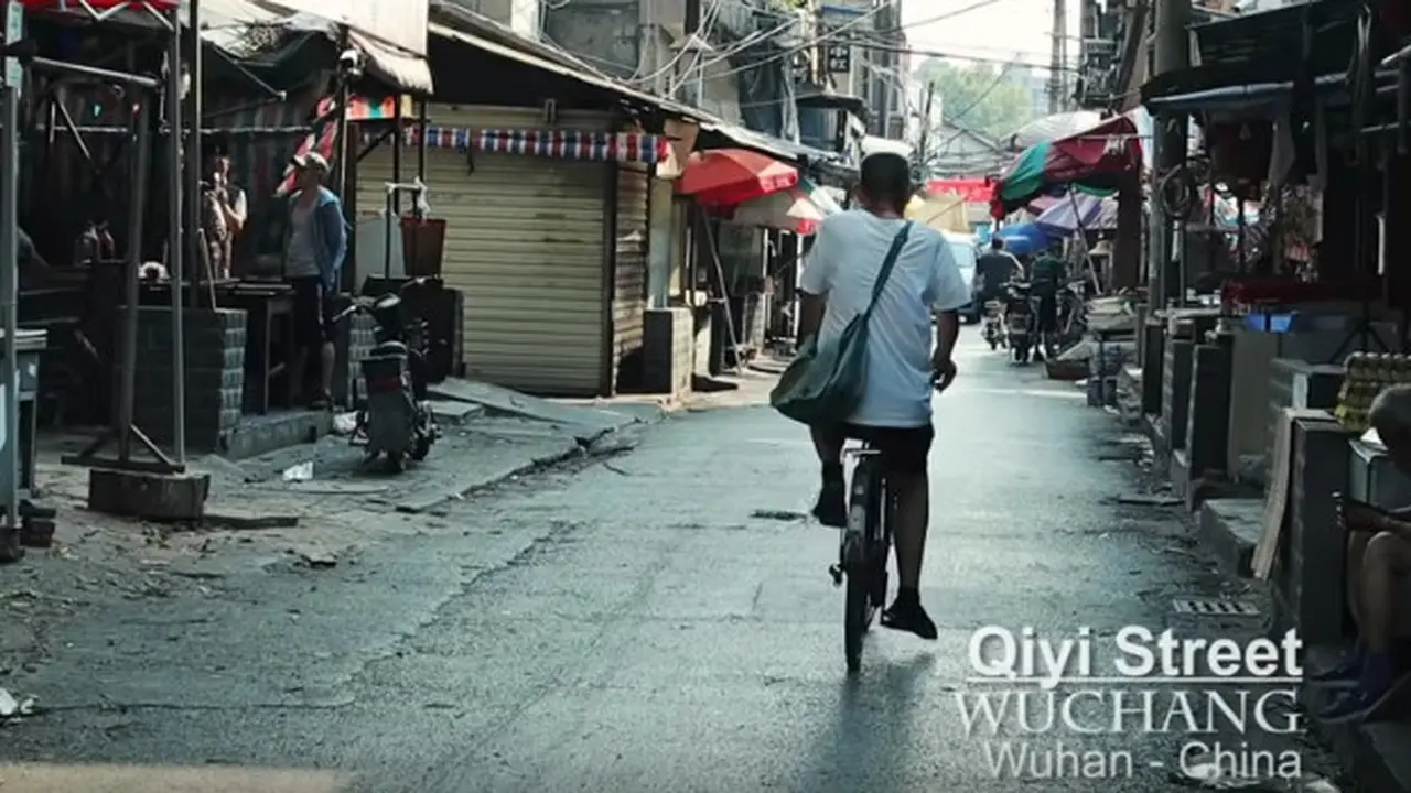 Perkampungan Muslim Qiyi Street di Wuhan.