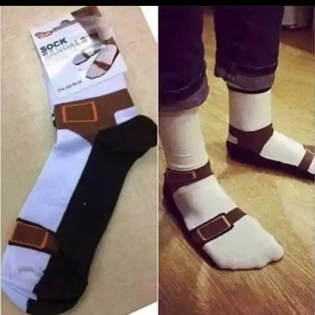 8 Desain Kaus Kaki Ini Bentuknya Nyeleneh Banget, Bikin Geleng Kepala