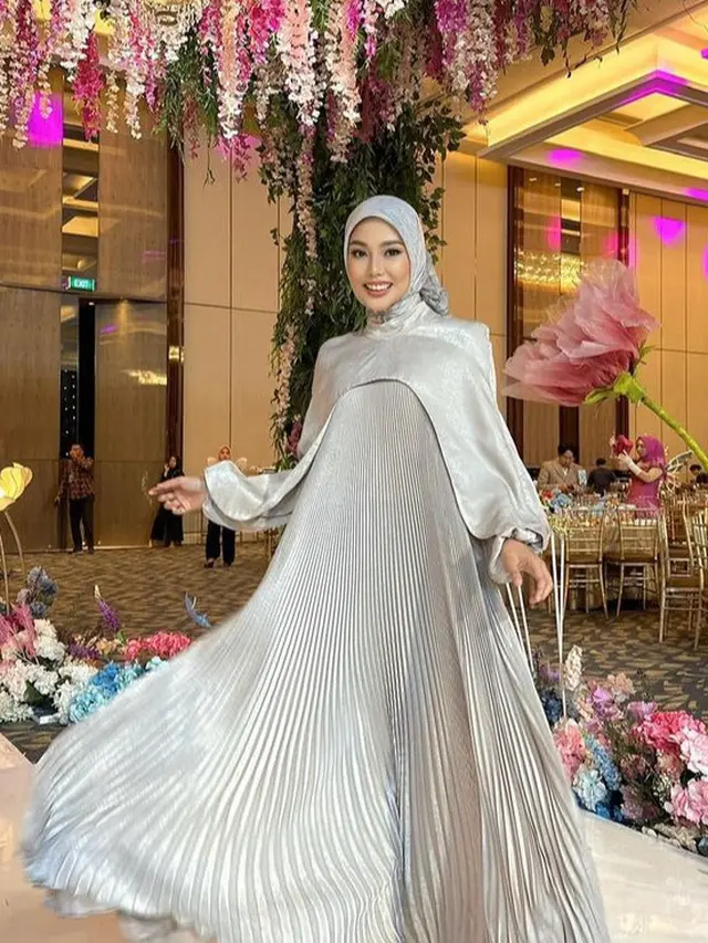 Inspirasi Outfit Lebaran Tidak Mengenakan Abaya dari Dara Arafah