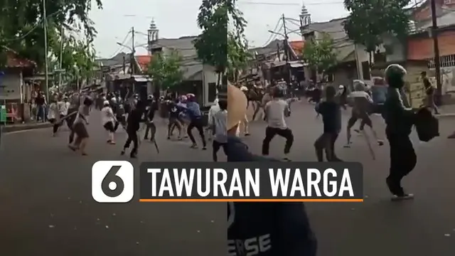 Beredar video aksi tawuran antar warga kembali terjadi di Jalan Tanah Tinggi Barat, Johar Baru, Jakarta Pusat.