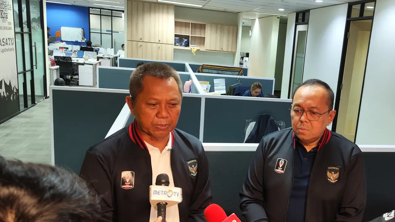 Petinggi PT LIB memberi keterangan kepada awak media.