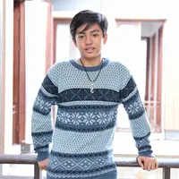 Angga Aldi, aktor pendatang baru yang berhasil memikat perhatian para penggemarnya, terutama para wanita remaja. Belakangan, dikabarkan Syifa Hadju yang menjadi lawan mainnya mulai terpikat dengan paras tampan Angga. (Adrian Putra/Bintang.com)