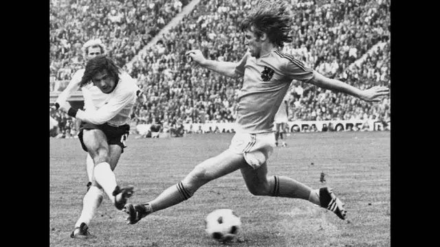 Foto: Gerd Muller Tutup Usia, Yuk Lihat Lagi Aksi Legenda Bayern Munchen dan Timnas Jerman saat Sedang Berjaya