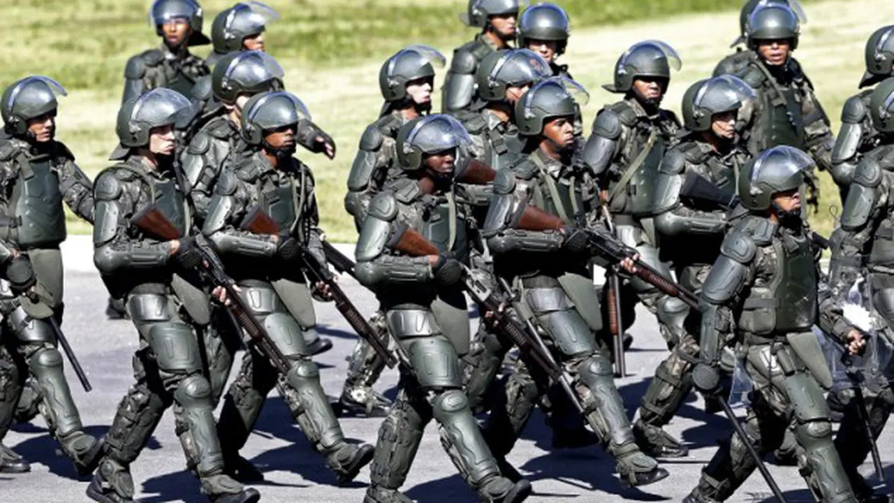 "Robocop" Brasil Siap Amankan Piala Dunia