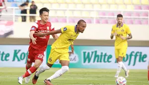 Sutanto Tan Resmi Gabung Persita, Sebut Bangga Perkuat Tim yang Punya Sejarah Panjang di Sepak Bola Indonesia