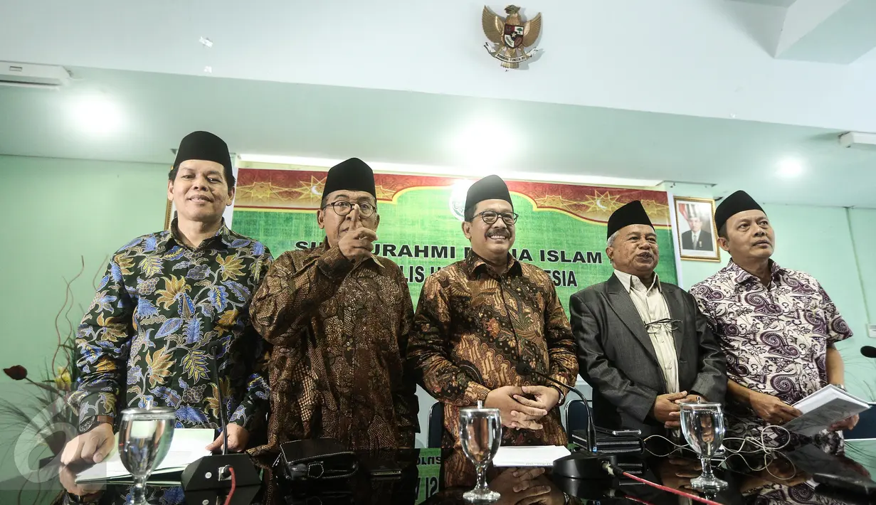 Majelis Ulama Indonesia (MUI) setelah menggelar konferensi pers di Gedung MUI, Jakarta, Kamis (2/2). MUI menyampaikan pandangan hasil proses persidangan ke delapan kasus dugaan penodaan agama pada 31 Januari 2017. (Liputan6.com/Faizal Fanani)