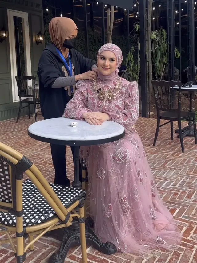 Irish Bella di Pesta Ulang Tahun ke-28. [@_irishbella_]