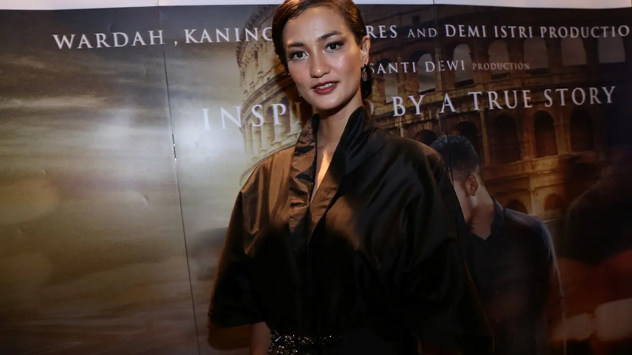 Atiqah Hasiholan