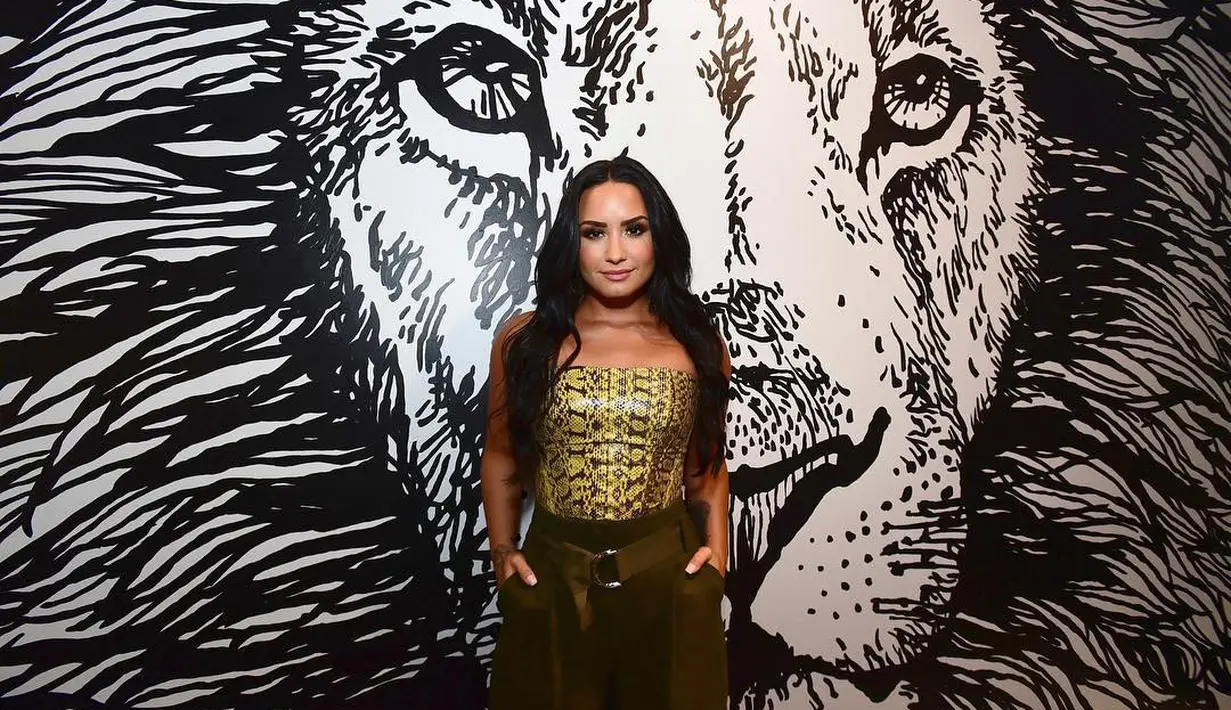 Demi Lovato memang kini tengah memenuhi Instagram dengan fotonya yang menggunakan baju renang. (instagram/ddlovato)