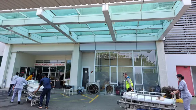 Situasi di Eka Hospital usai terjadi ledakan. (Liputan6.com/Pramita Tristiawati)