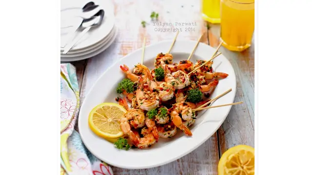 Menu Maksi: Garlic and Chili Prawn Skewers, Sate Udang ala Eropa