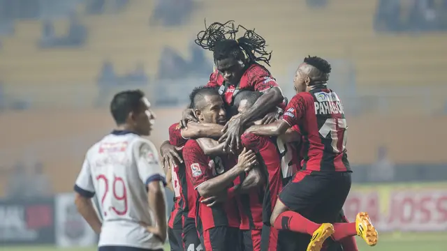 Persipura Kalahkan Pelita Bandung Raya Pada Babak Semifinal ISL 2014