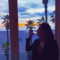 Belum lama ini, Prilly Latuconsina berkunjung ke Amerika Serikat. Ternyata tujuan gadis kelahiran 15 Oktober 1996 ini ke Amerika bukan untuk berlibur tapi untuk urusan pekerjaan. (Foto: instagram.com/prillylatuconsina96)