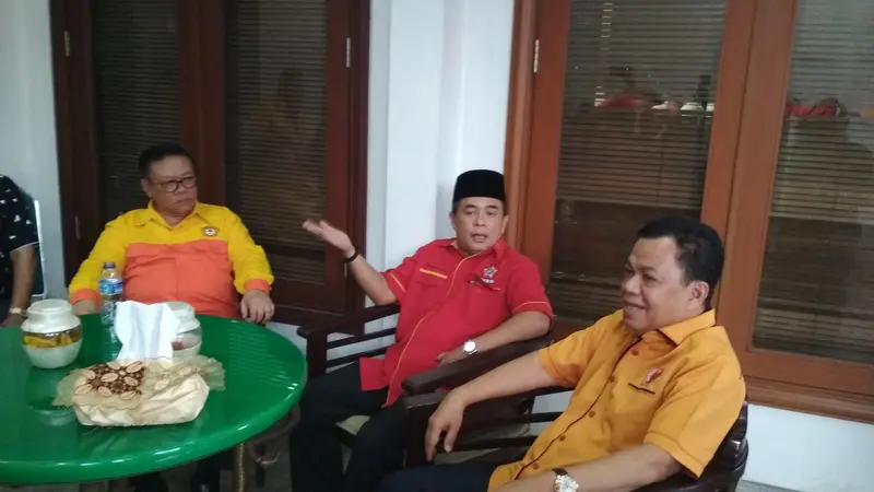 Tiga Ketua Ormas Pendiri Golkar bertemu di kediaman Agung Laksono (Liputan6.com/Moch Harun Syah)