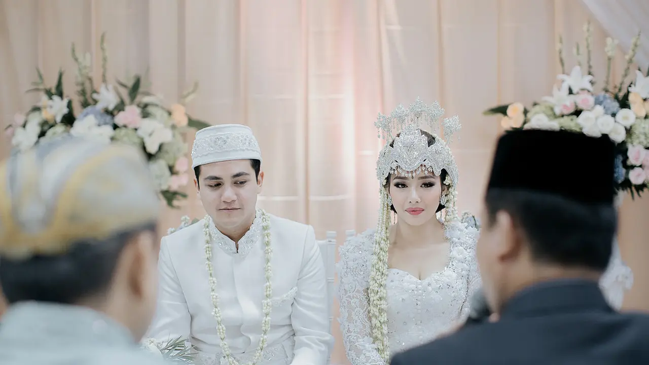 [Bintang] Adzana Bing Slamet dan Rizky Alatas
