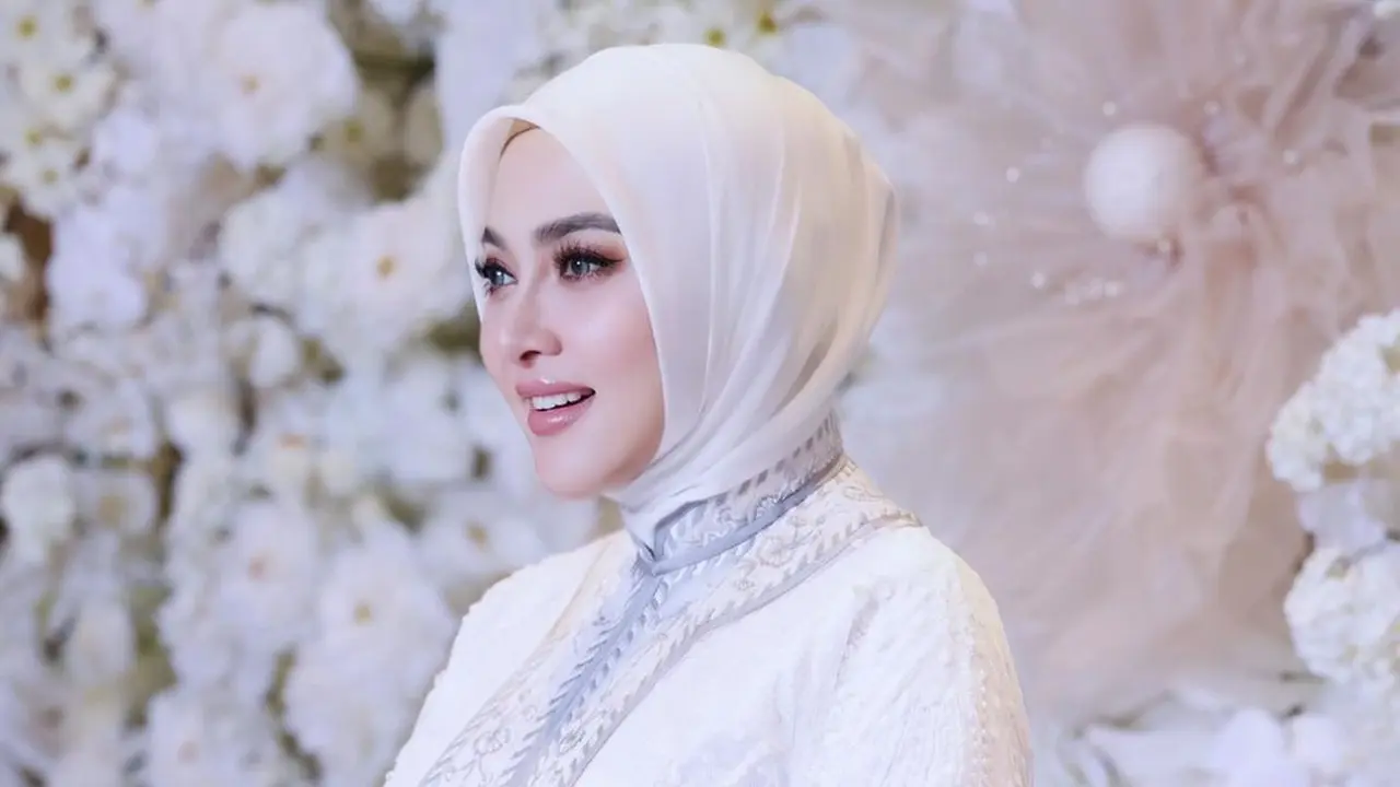 Syahrini Hamil Pertama