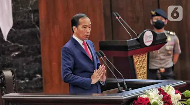 Presiden Joko Widodo memberikan sambutan saat pembukaan the 8th G20 Parliamentary Speakers' Summit (P20) di Gedung Nusantara, Kompleks Parlemen, Senayan, Jakarta, Kamis, (6/10/2022). P20 merupakan forum yang delegasinya terdiri atas parlemen dari seluruh negara G20 dan diselenggarakan dalam satu rangkaian KTT G20, dalam forum tersebut DPR RI yang menjadi tuan rumah mengusung tema ‘Stronger Parliament for Sustainable Recovery'. (Liputan6.com/Angga Yuniar)