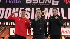 Petarung Mixed Martial Arts (MMA), Ronal Siahaan; CEO Byon Combat, Yoshua Marcellos; dan Putra Abdullah (kiri ke kanan) usai memberi keterangan terkait Byon Combat Showbiz Vol. 6 di Tennis Indoor, Senayan, Jumat (21/11/2025). 12 laga panas yang mencakup boxing, kickstriking, hingga perebutan sabuk ICB International Belt dan dua gelar WBA Asia bakal tersaji pada Byon Combat Showbiz Vol. 6: Indonesia vs Malaysia II. (Bola.com/M Iqbal Ichsan)