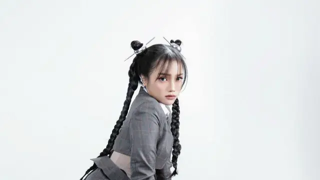 Potret Transformasi Gaya Fuji di Pemotretan Terbaru (credit: https://www.instagram.com/fdphotography90/)