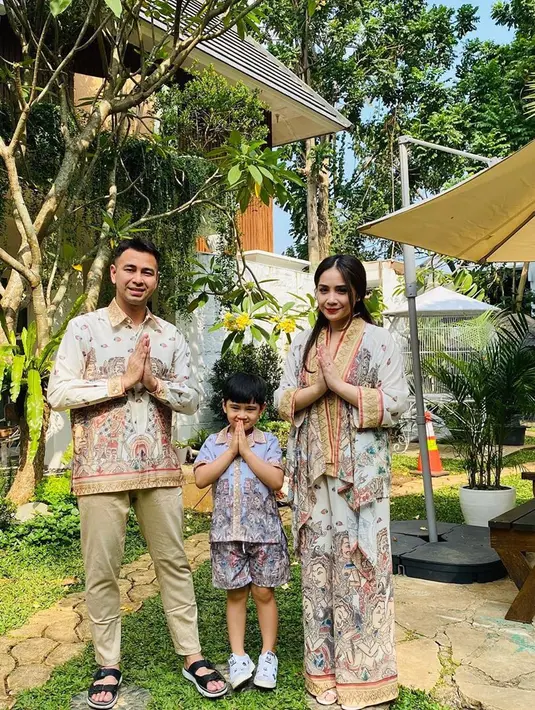 Usia pernikahan Raffi dan Gigi sudah memasuki enam tahun, sepanjang itu banyak publik yang bertanya-tanya tentang masa pendekatan keduanya sebelum akhirnya menuju jenjang pernikahan. (Instagram/raffinagita1717)