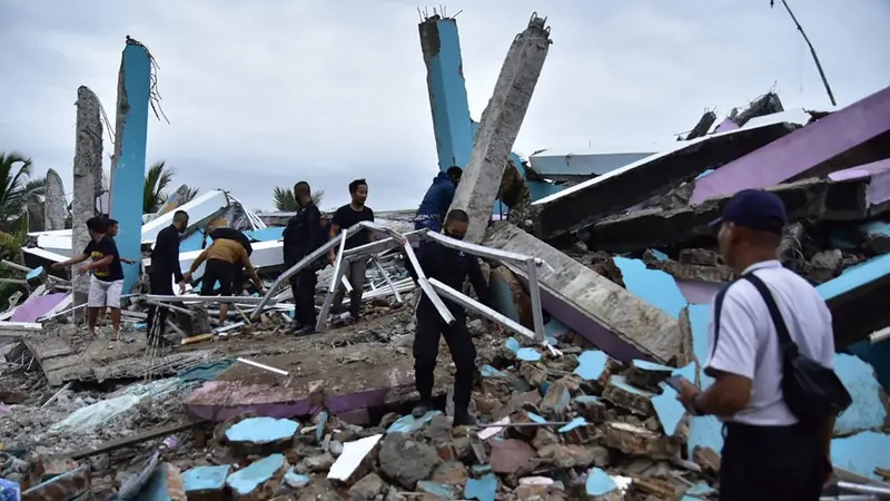 FOTO: Suasana Kota Mamuju Usai Diguncang Gempa Majene