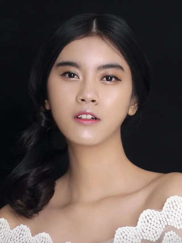 Makeup Lebih Praktis dan Sempurna dengan Two Tone Makeup