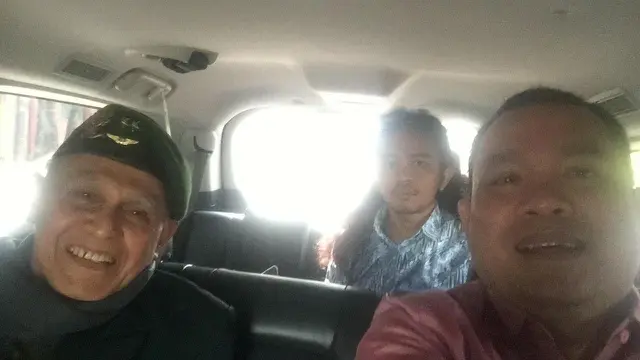Kivlan Zen Kenakan Seragam Jenderal TNI Bintang Dua